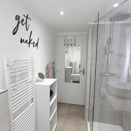 Le Castel - Quiet - Spacious - Swimming Pool - Ac * 卢贝新城